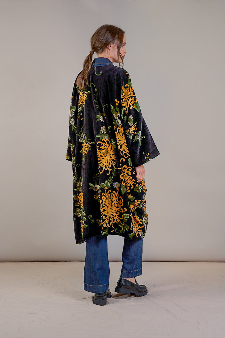 Chrysanthemum Black Velvet Grande Kimono