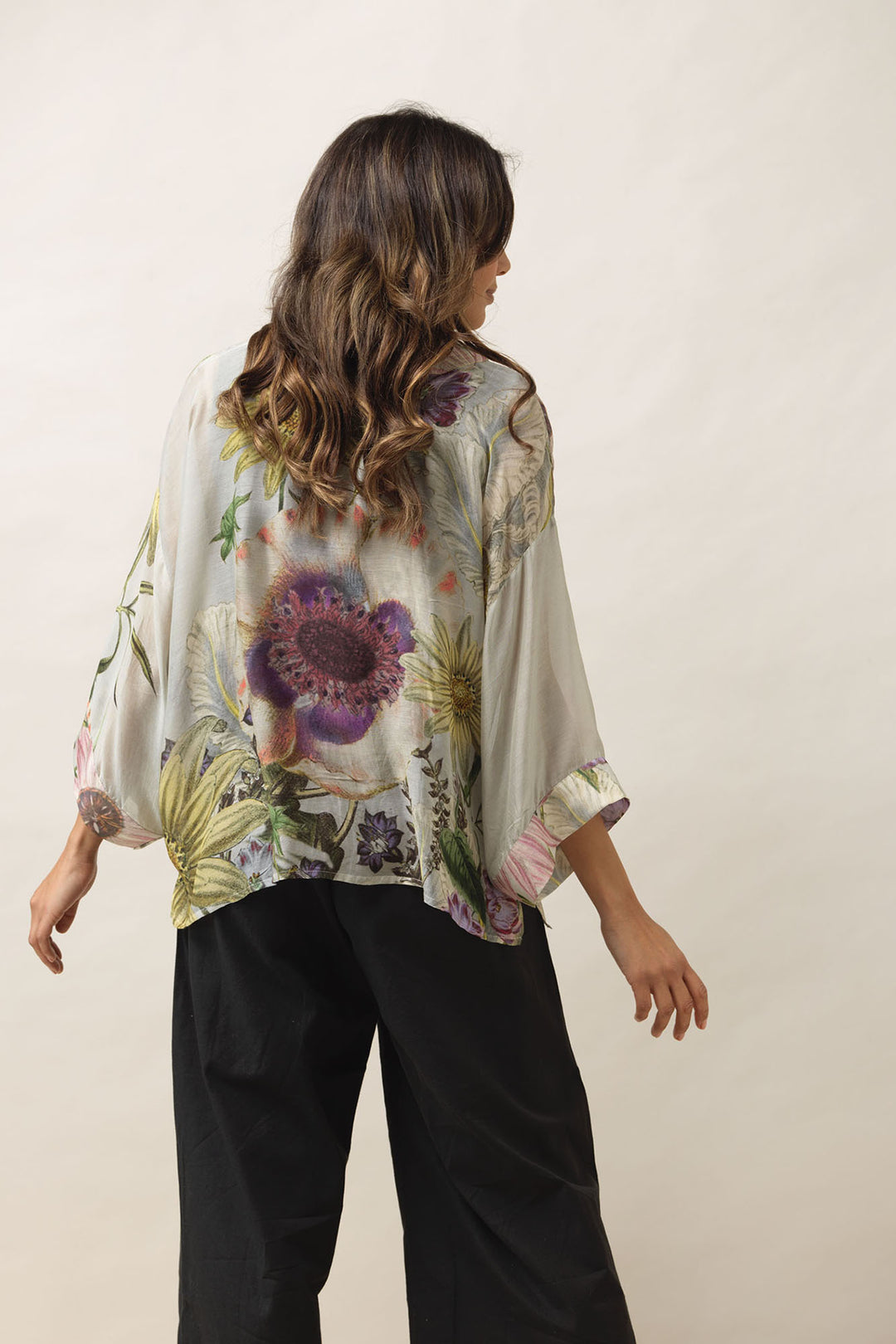 Daisy Stone Kimono