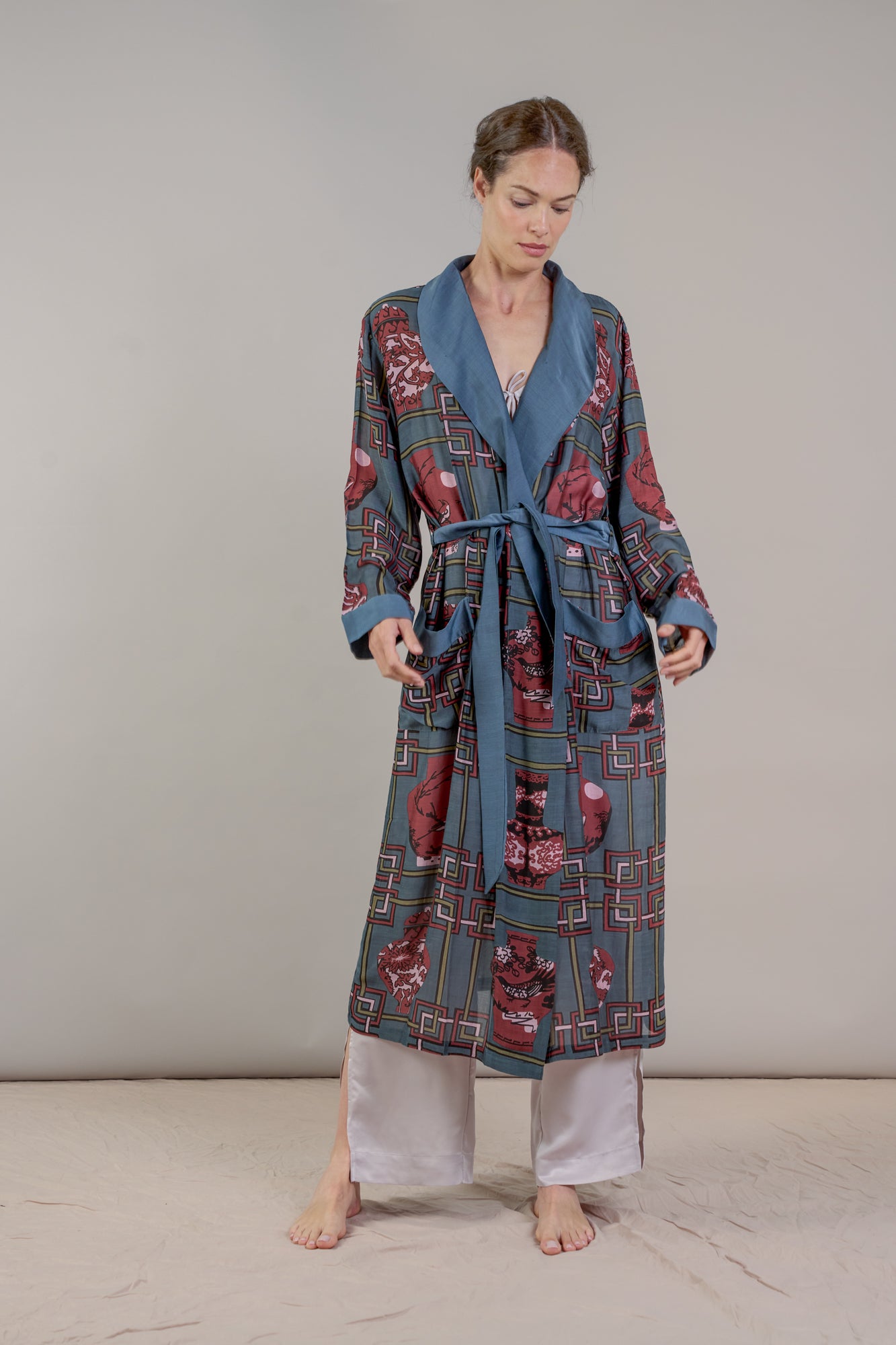 One hundred stars dressing gown best sale