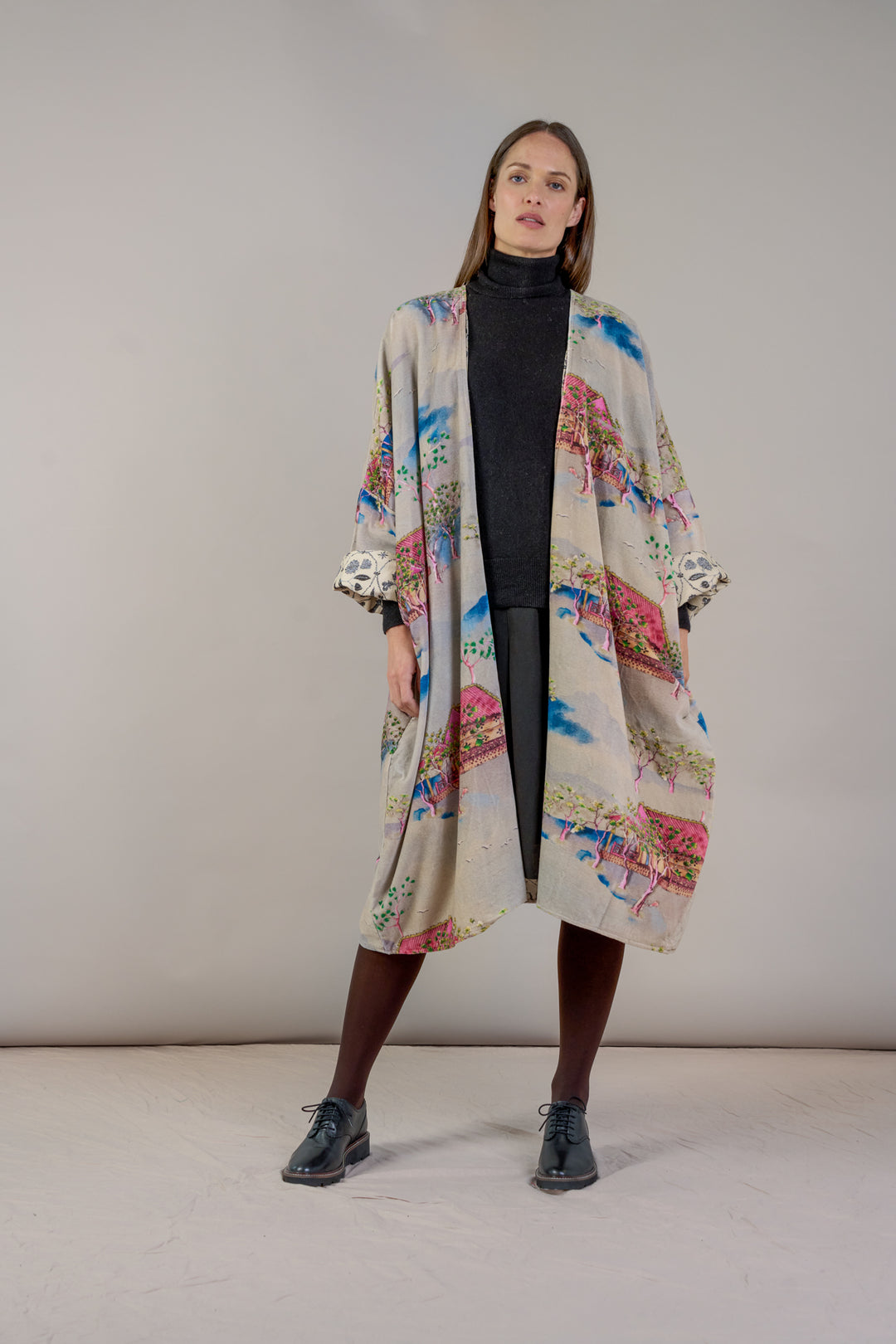 Oriental Landscape Grey Velvet Grande Kimono